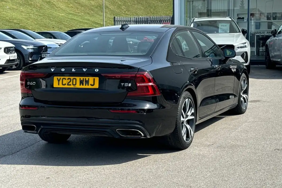 2020-volvo-s60-20-t5-r-design-plus-big-39