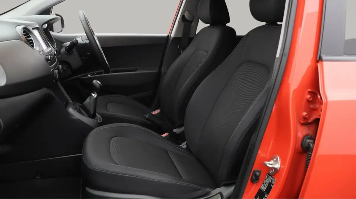 2019-hyundai-i10-12-premium-se-big-13