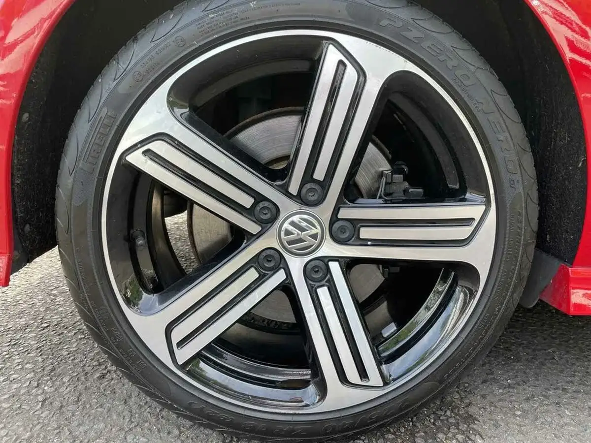 2016-volkswagen-golf-20-tsi-r-4motion-bmt-ss-hatchback-5d-dsg-big-23