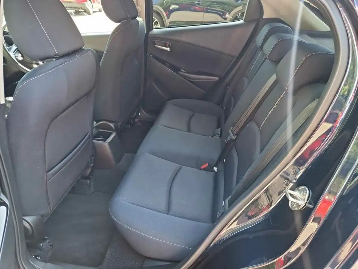 2022-mazda-mazda2-15-e-skyactiv-g-sport-big-16