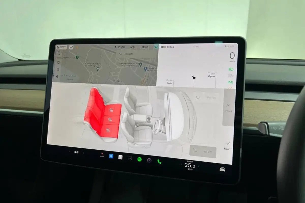 2020-tesla-model-3-e-long-range-big-28