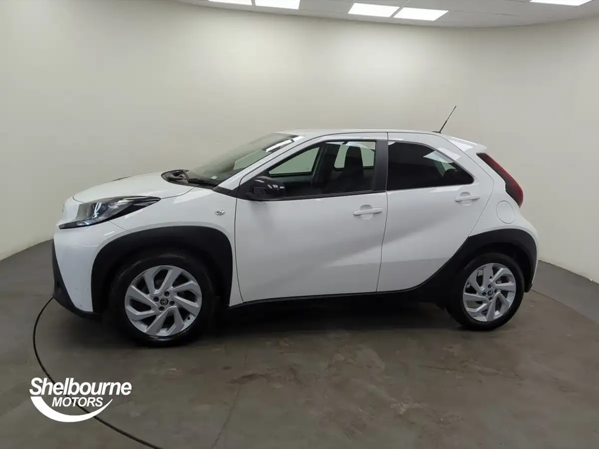 2023-toyota-aygo-x-10-vvt-i-pure-big-13