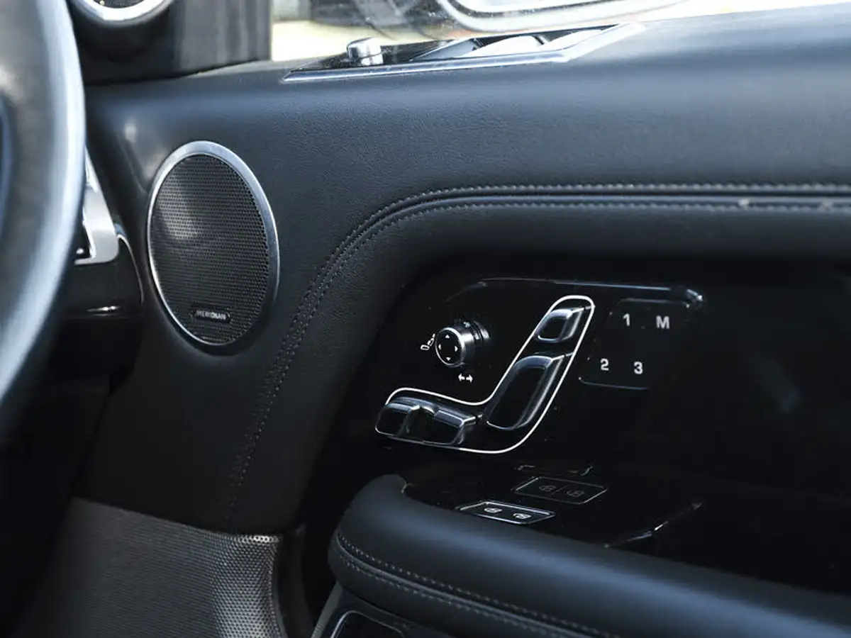 2021-land-rover-range-rover-20-p400e-westminster-black-big-11