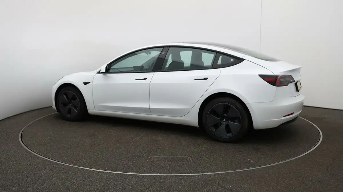2021-tesla-model-3-e-long-range-awd-big-46