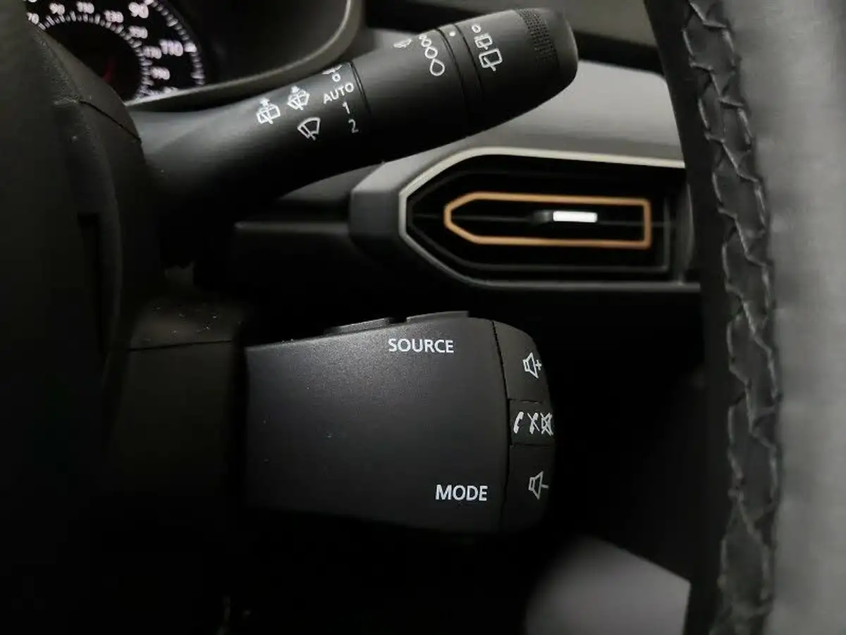 2023-dacia-sandero-stepway-10-tce-essential-90bhp-big-18