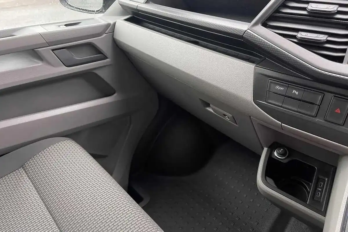 2024-volkswagen-transporter-big-13