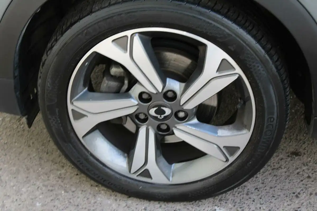 2023-kgm-ssangyong-tivoli-15-ultimate-big-22