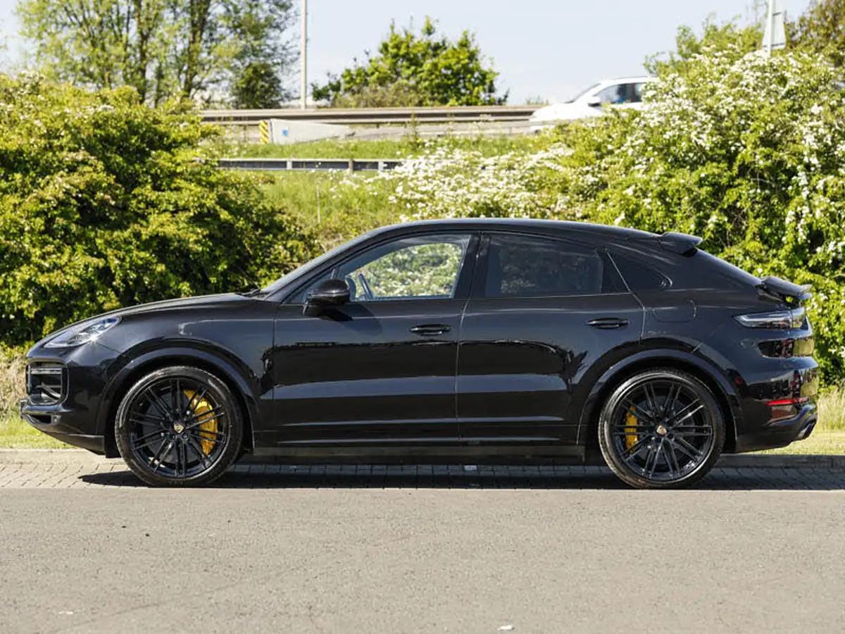 2019-porsche-cayenne-40-v8-turbo-s-e-hybrid-coupe-big-3