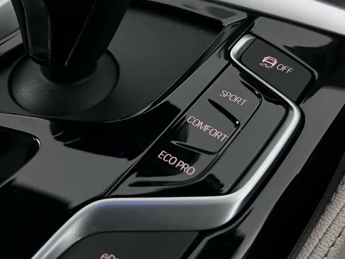 2018-bmw-5-series-20-530e-m-sport-big-42