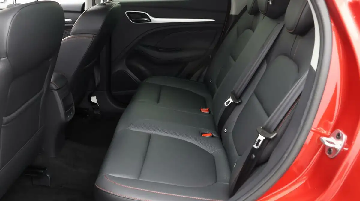 2023-mg-zs-suv-15-vti-tech-exclusive-big-15