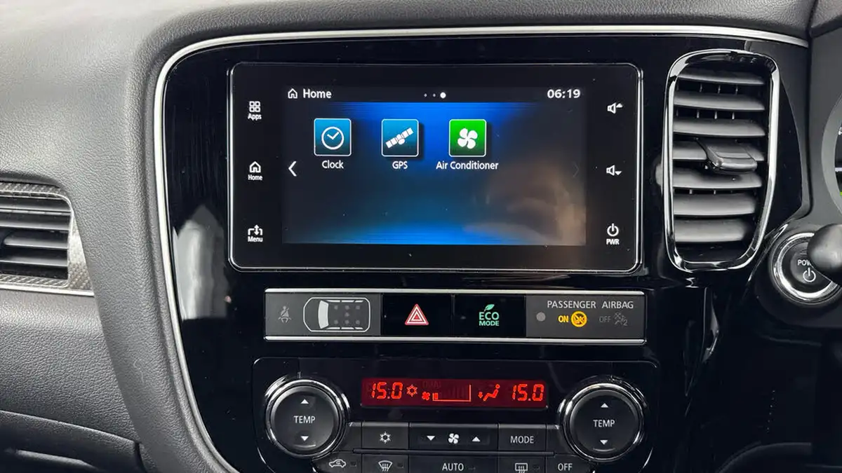 2019-mitsubishi-outlander-24-4h-phev-big-16