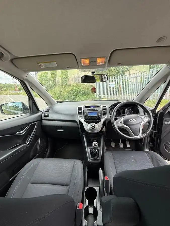 2012-hyundai-ix20-16td-active-big-6