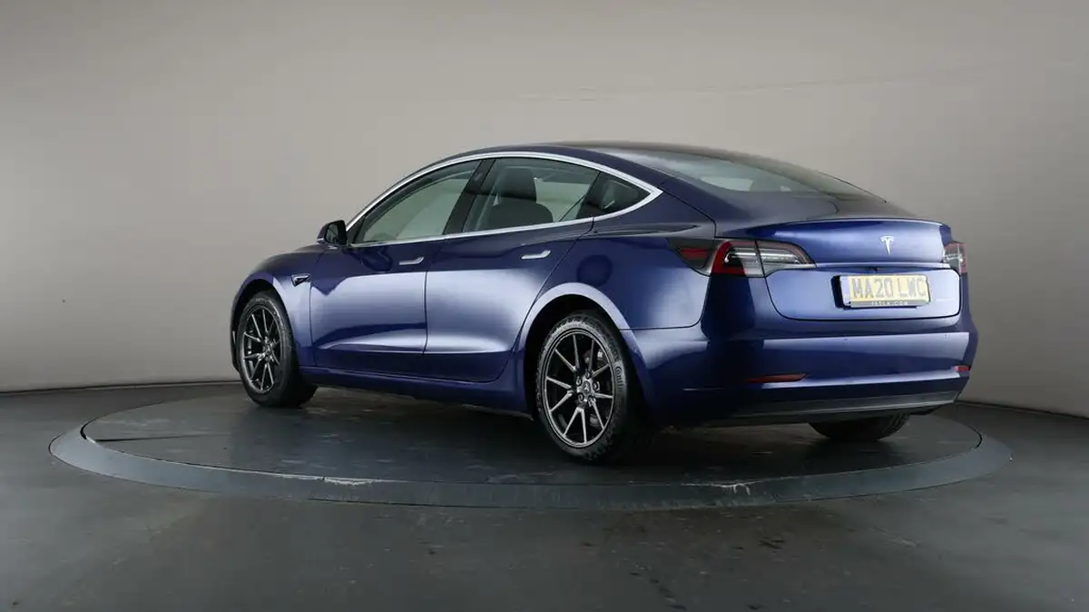 2020-tesla-model-3-e-long-range-big-71