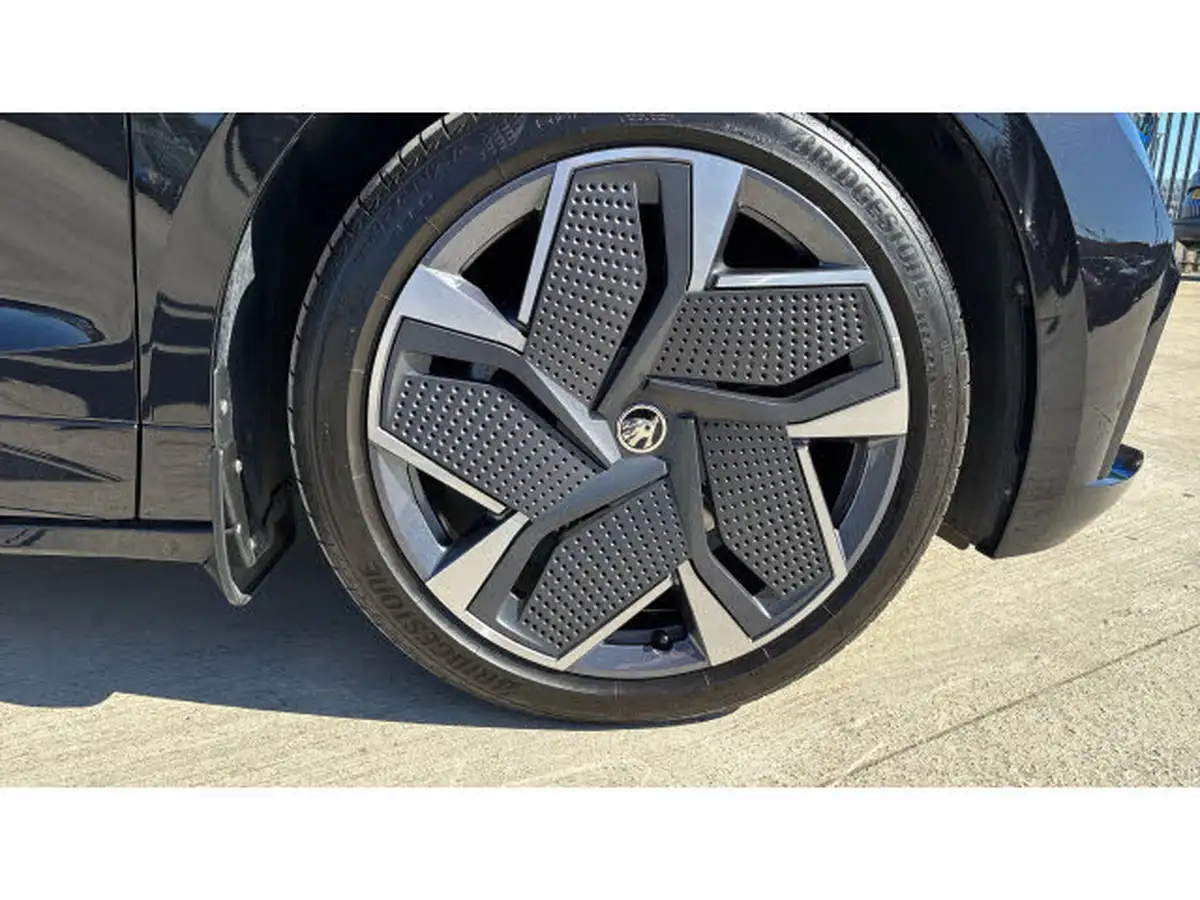2025-skoda-enyaq-e-vrs-coupe-big-25