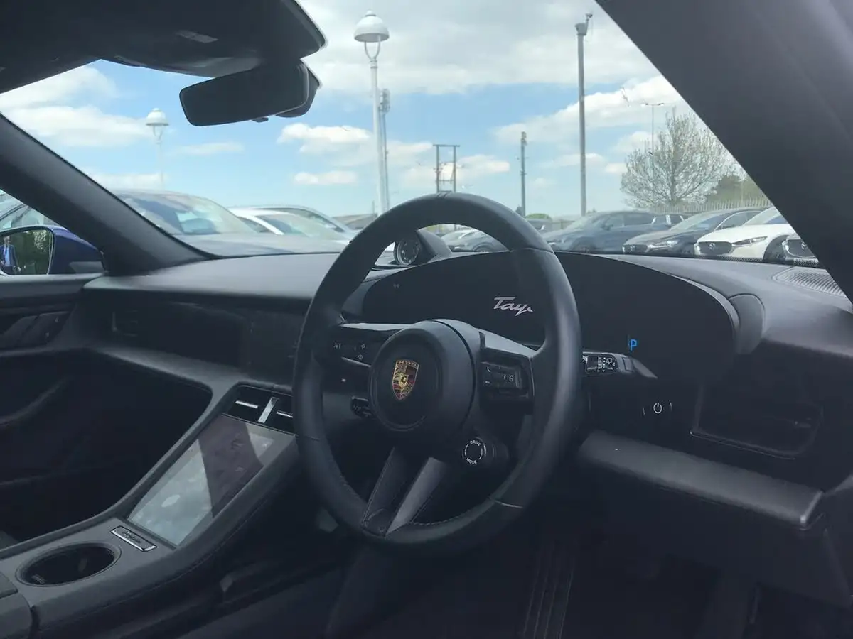 2023-porsche-taycan-e-4s-cross-turismo-big-2