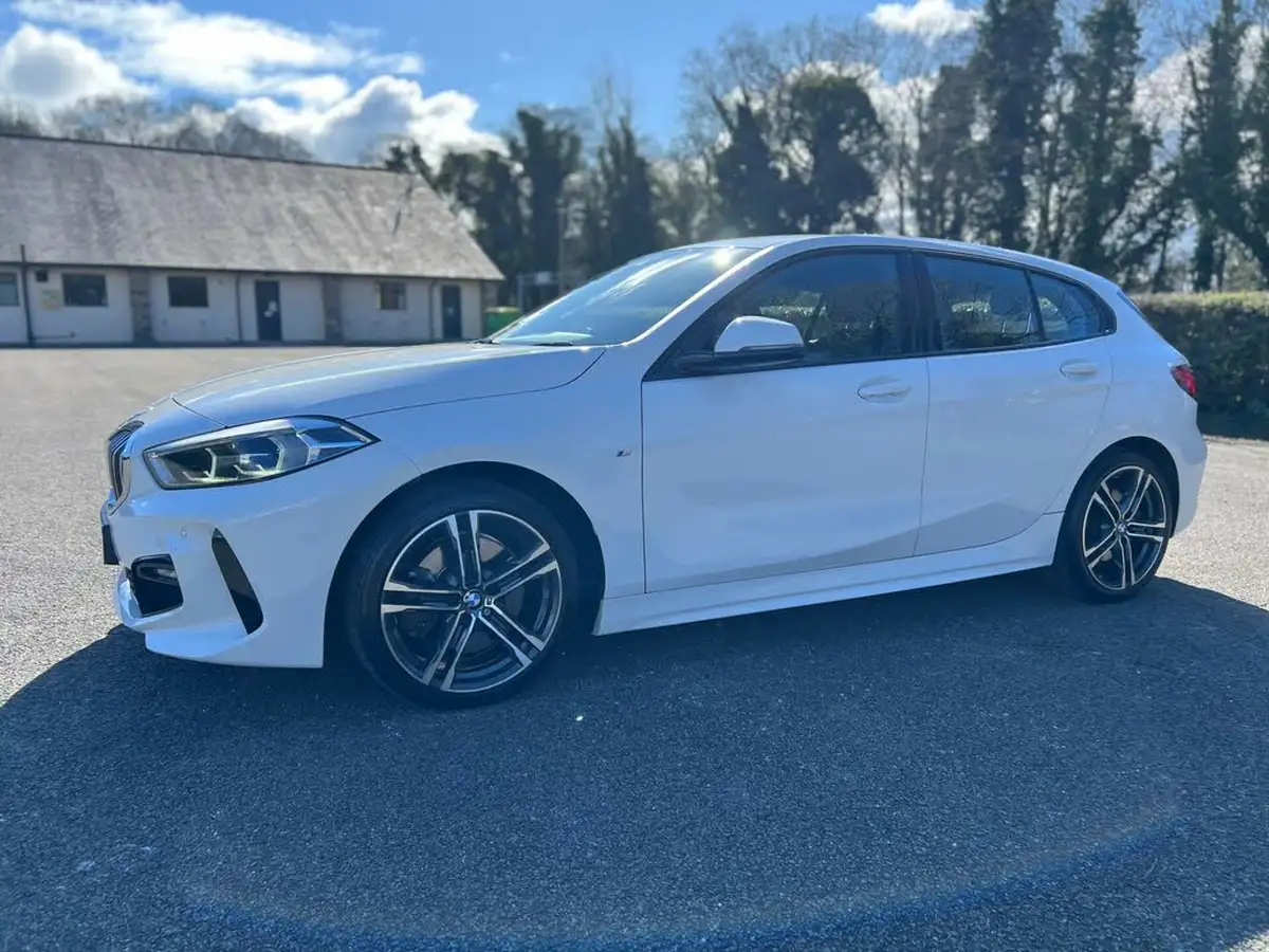 2020-bmw-1-series-20td-120d-xdrive-m-sport-big-14