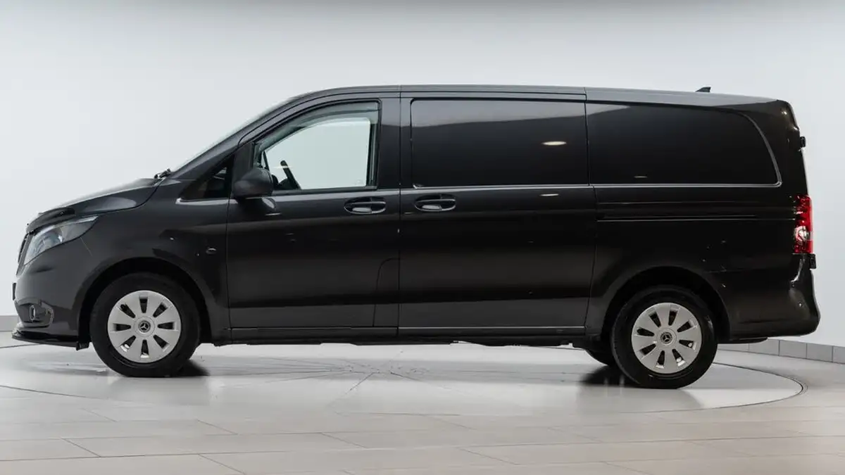 2022-mercedes-benz-vito-big-3