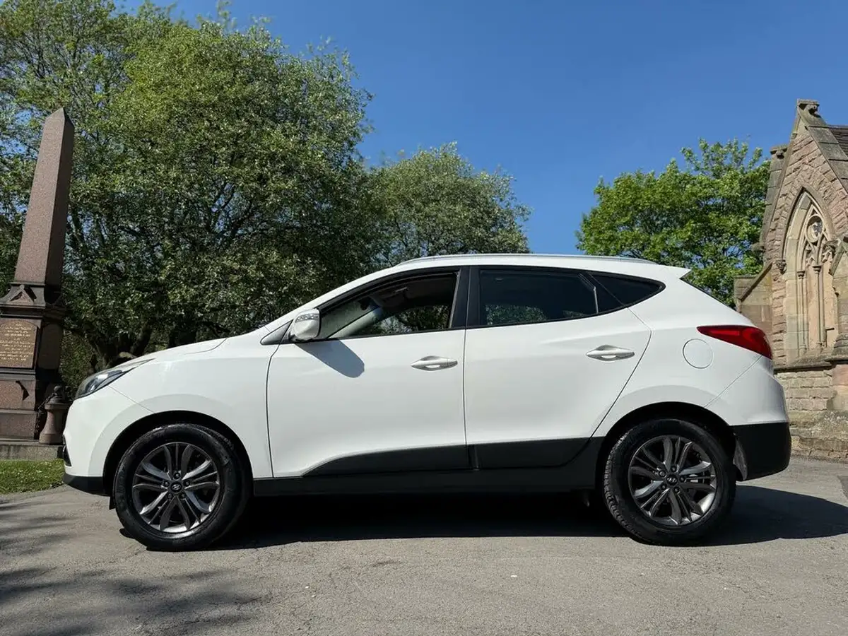 2014-hyundai-ix35-17td-se-nav-big-6