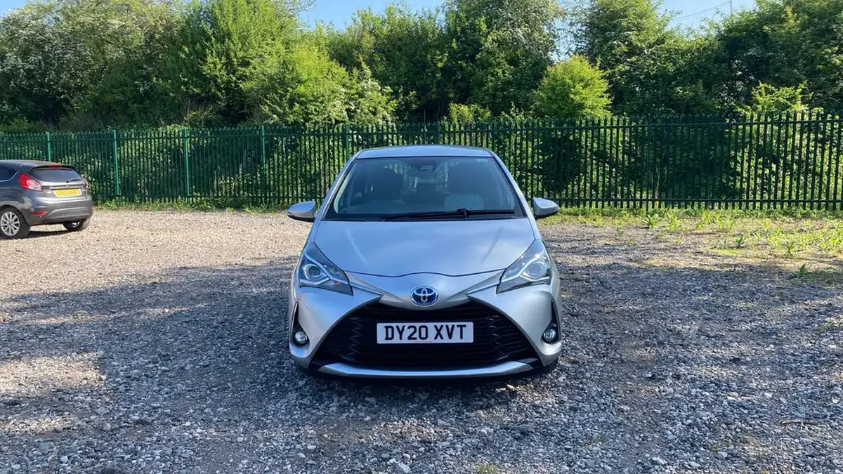 2020-toyota-yaris-15-vvt-i-icon-98bhp-hybrid-1497cc-e-cvt-big-14
