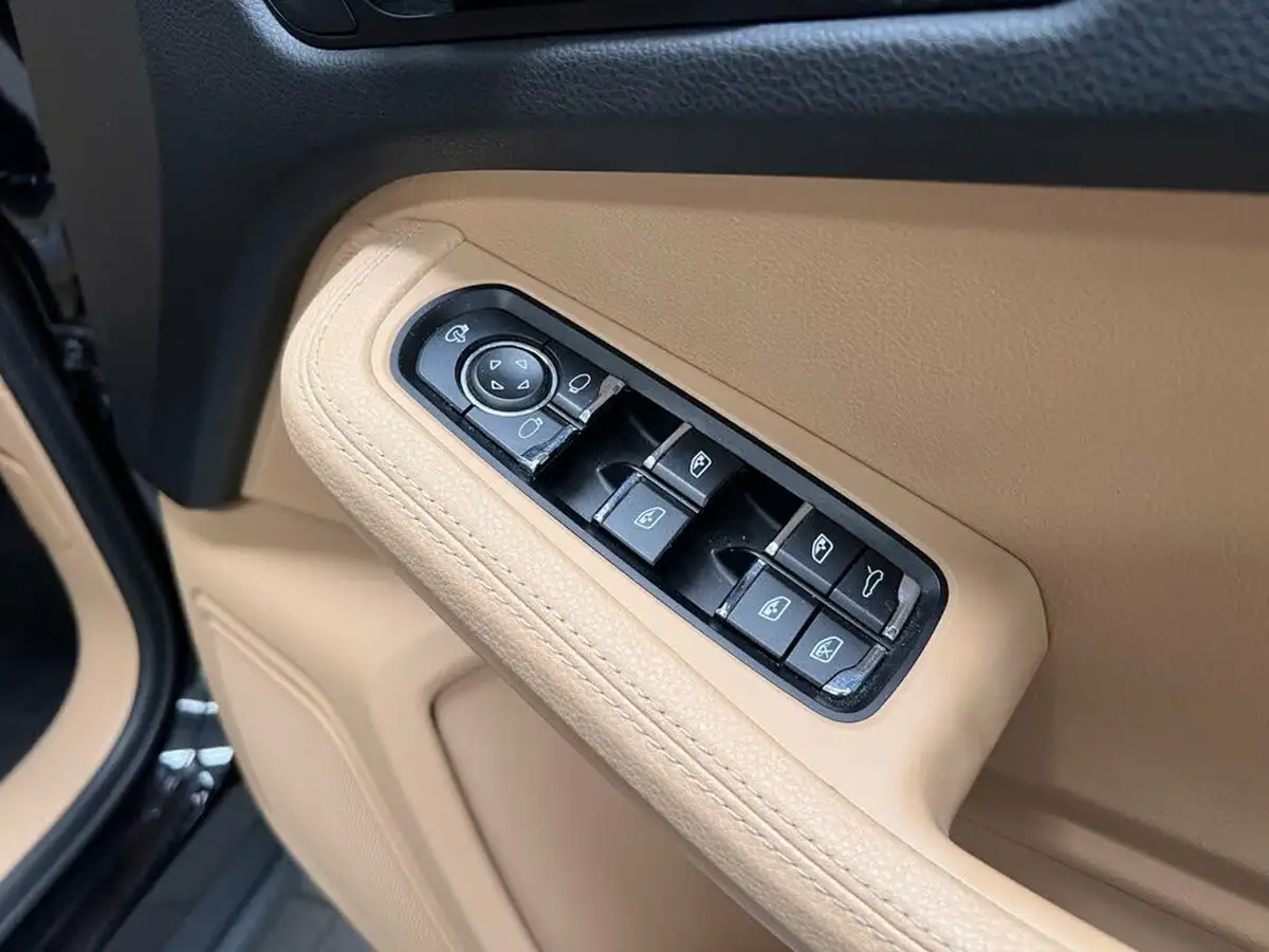 2018-porsche-macan-30-s-big-20