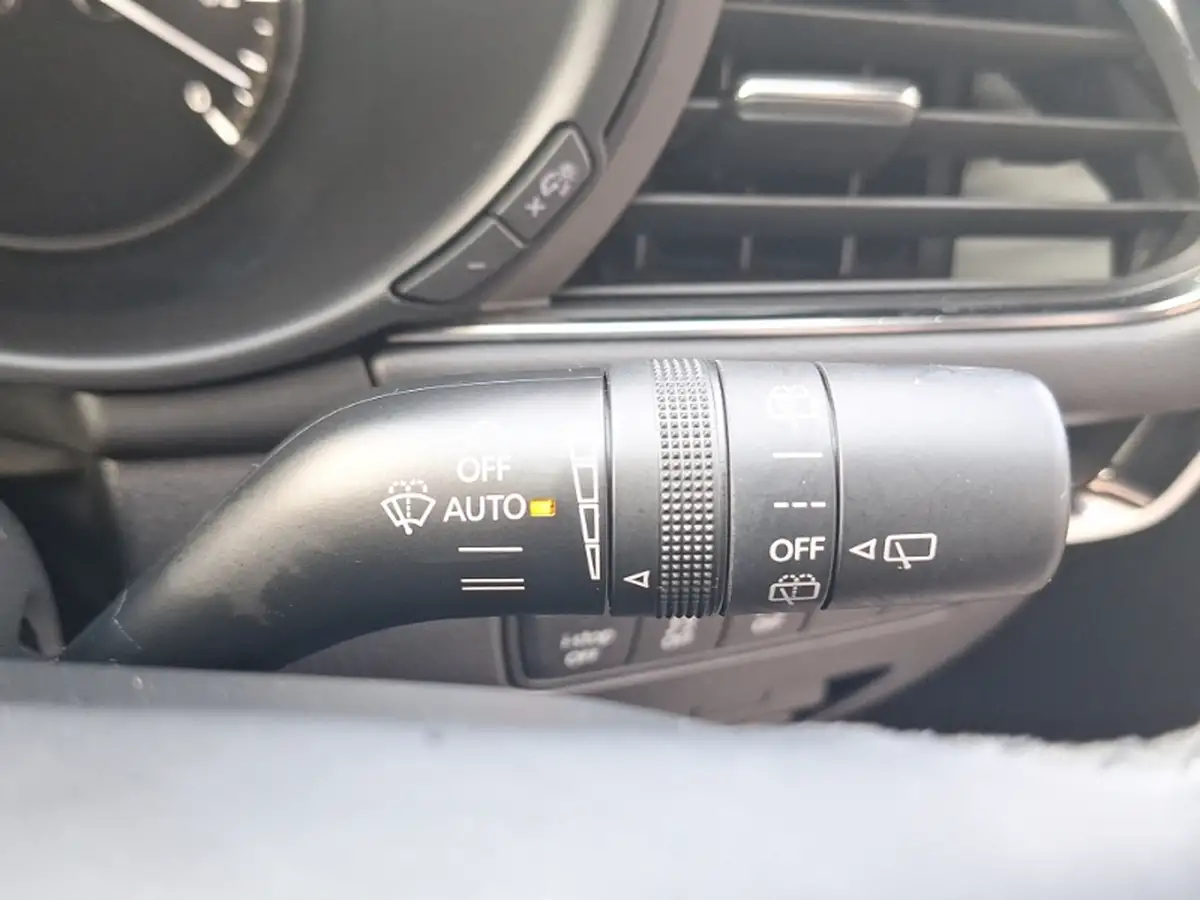 2022-mazda-mazda3-20-se-l-lux-122ps-hatchback-5d-auto-big-17