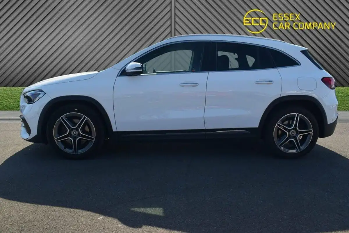 2021-mercedes-benz-gla-class-big-13