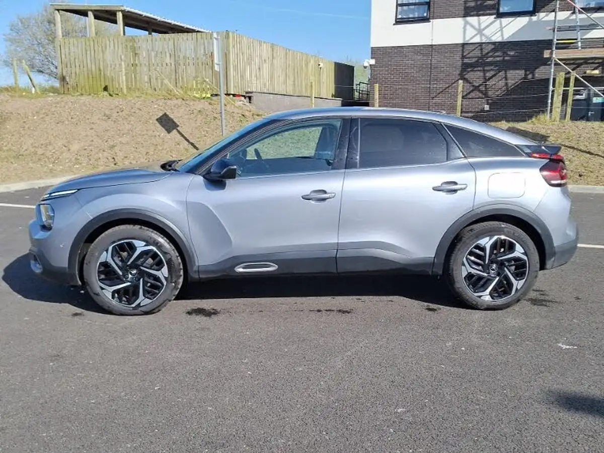 2022-citroen-c4-12-puretech-shine-130ps-big-3