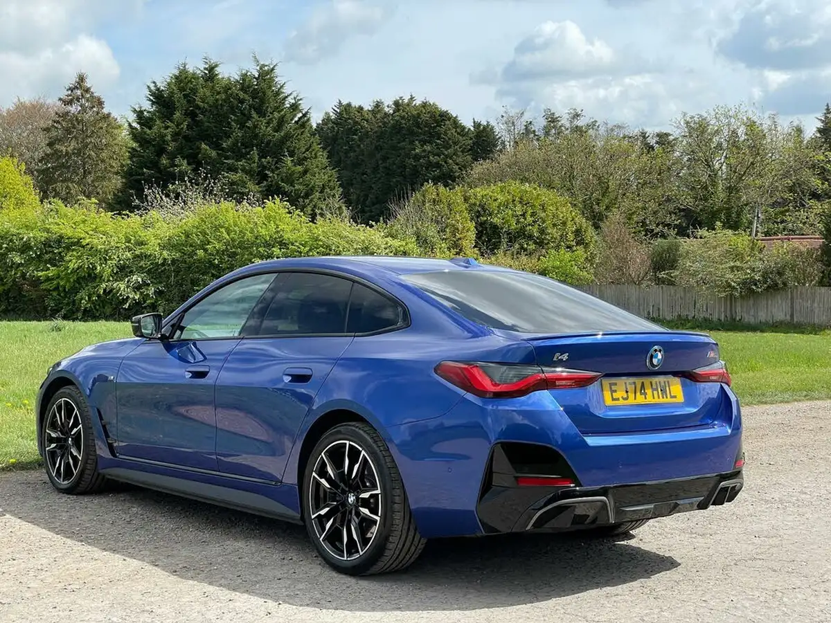 2024-bmw-i4-e-m50-big-28