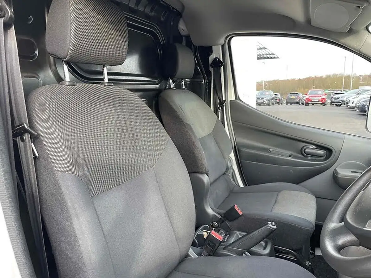 2021-nissan-env200-e-visia-panel-van-auto-big-24