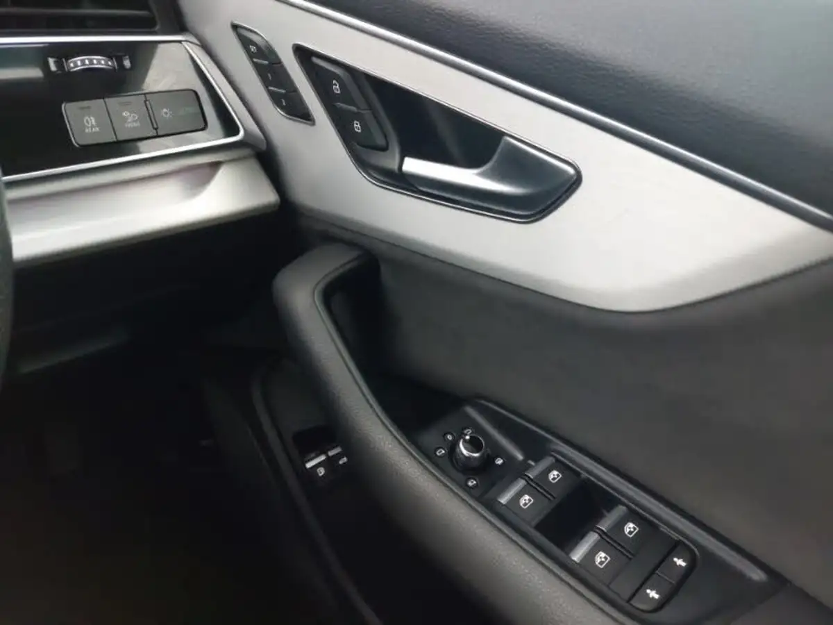 2020-audi-q7-30-55-tfsi-e-s-line-big-11
