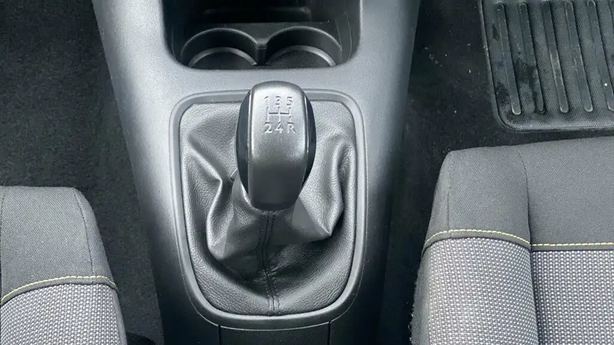 2017-citroen-c3-12-puretech-feel-82ps-big-32