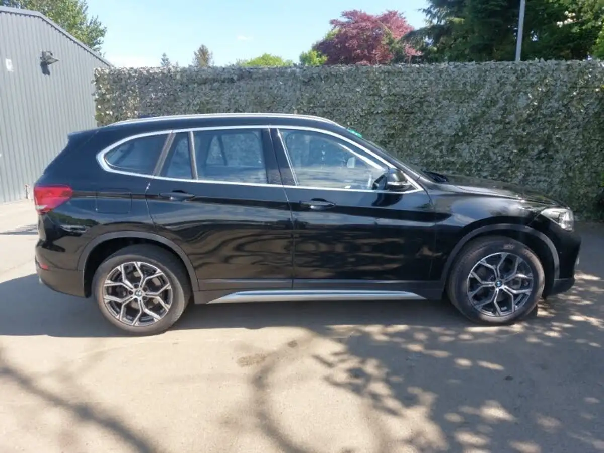 2021-bmw-x1-20-sdrive20i-xline-big-3