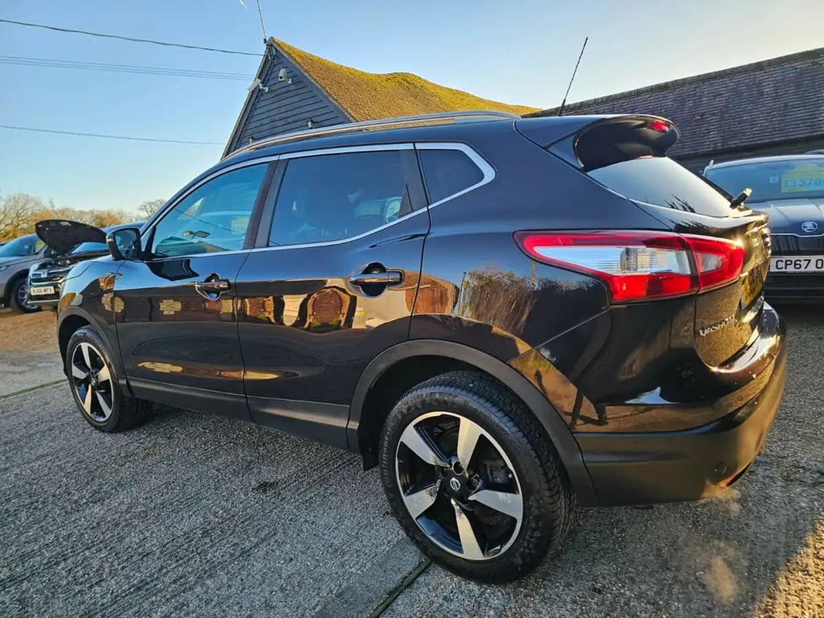 2015-nissan-qashqai-12-n-tec-xtronic-cvt-big-5