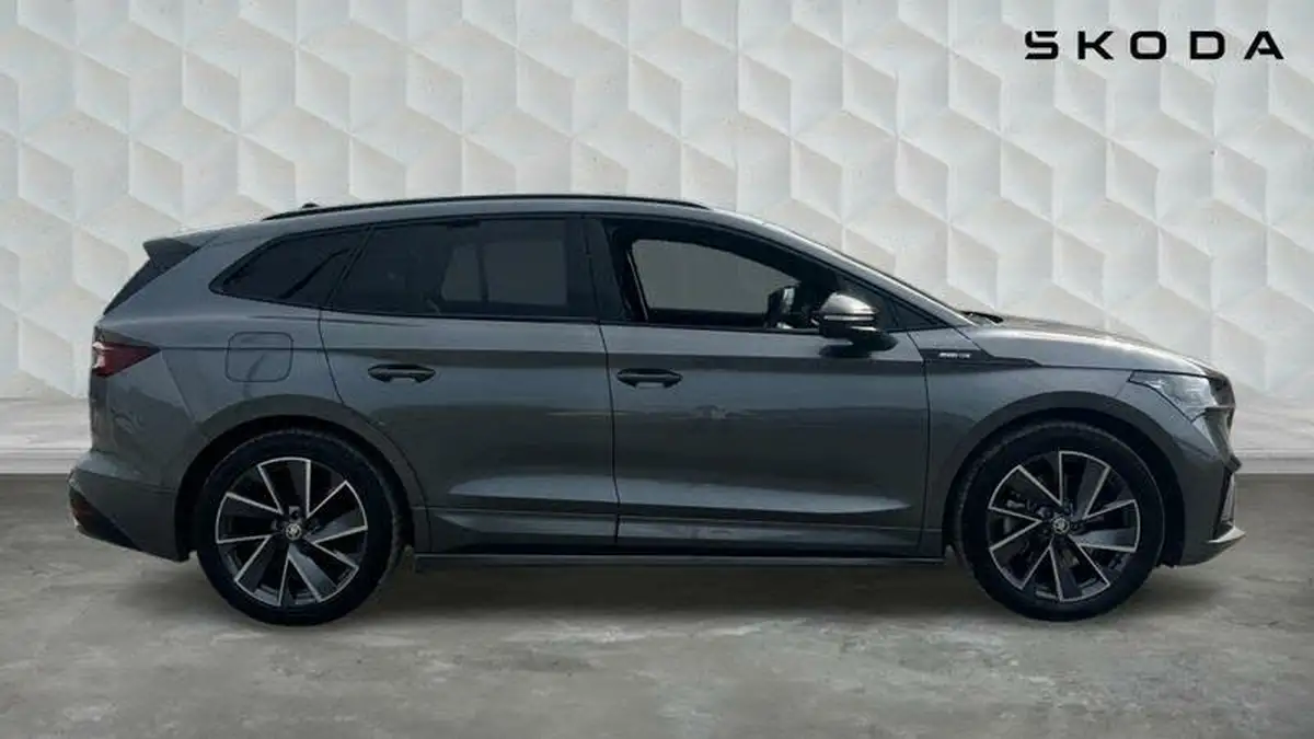 2024-skoda-enyaq-e-85x-sportline-plus-station-wagon-big-3