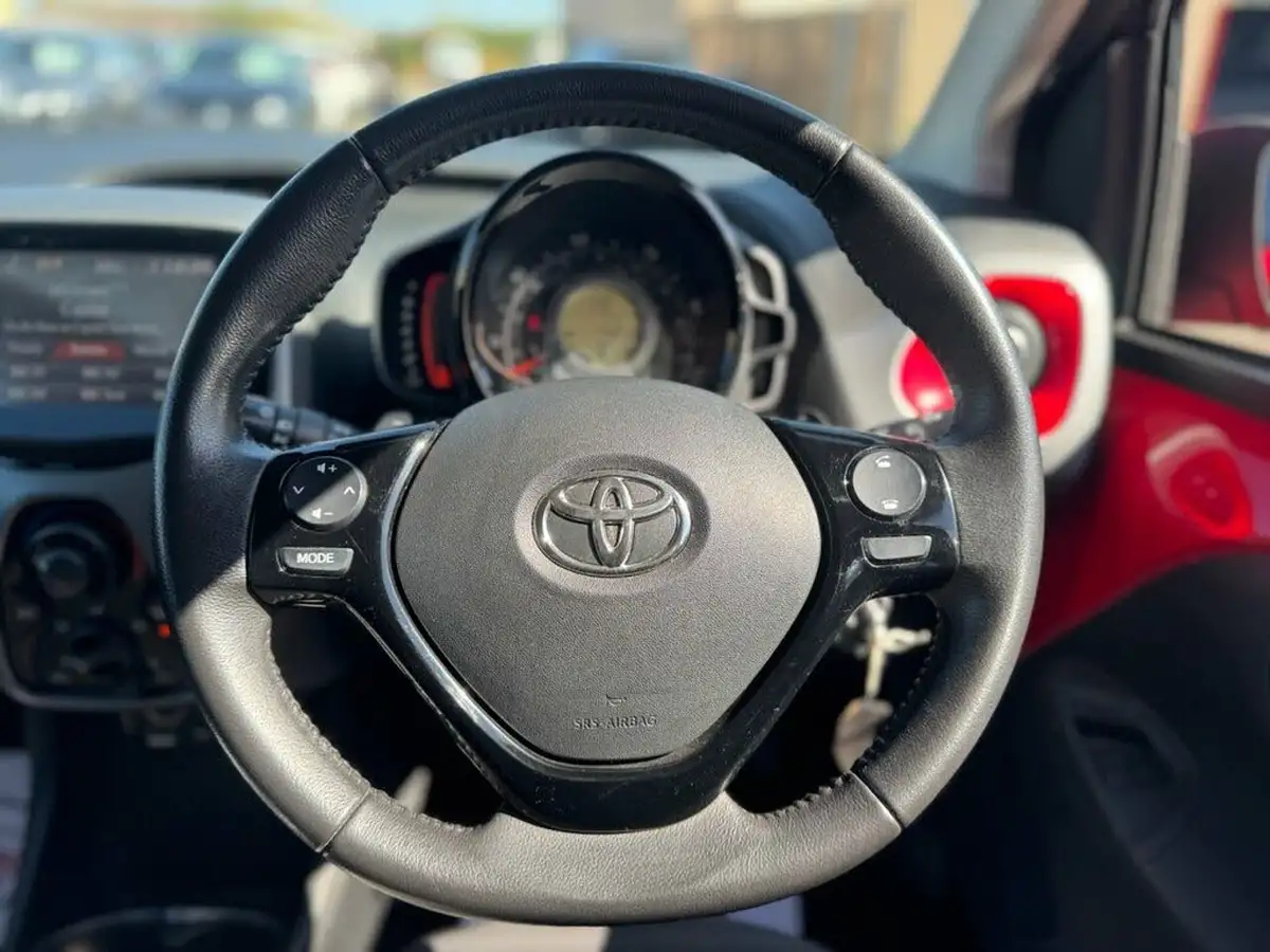 2019-toyota-aygo-10-vvt-i-x-play-tss-x-shift-big-11