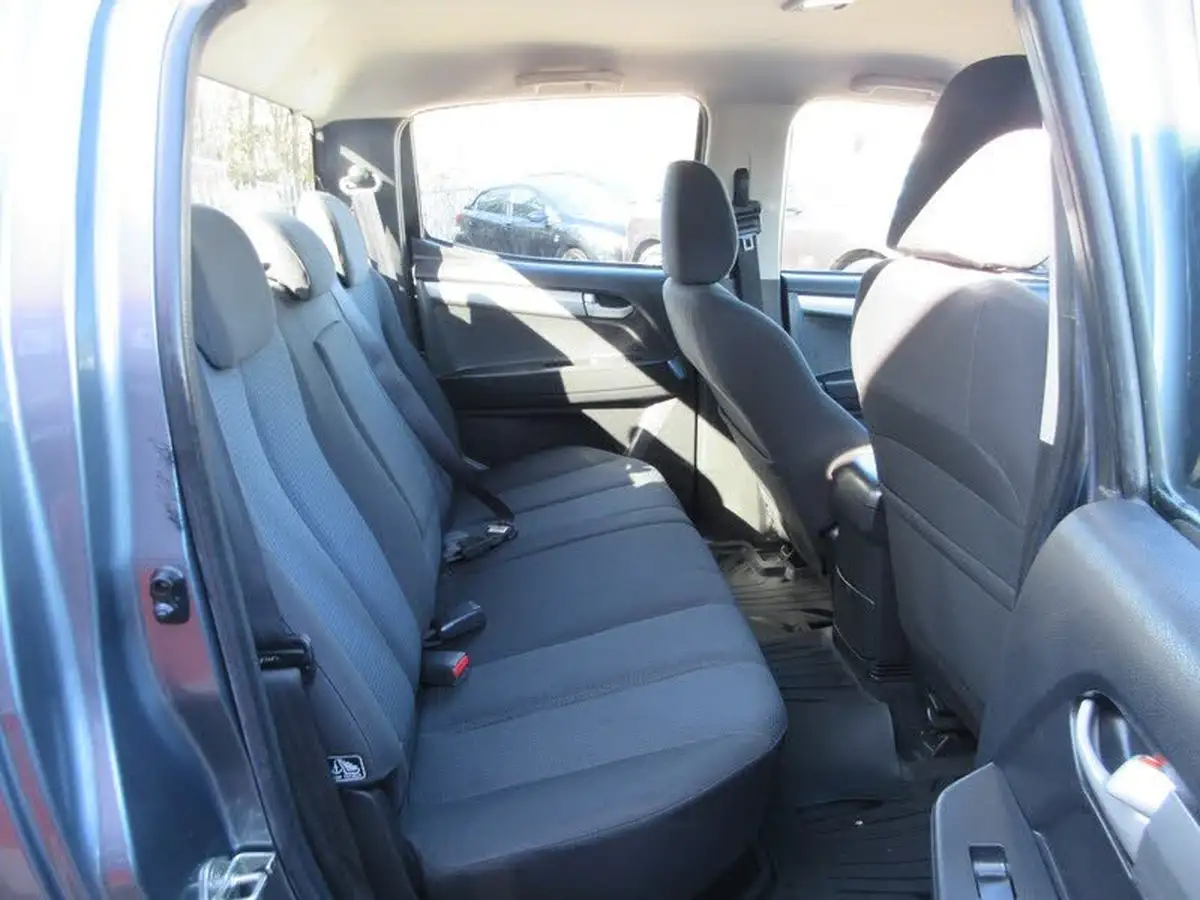 2012-isuzu-d-max-25td-eiger-big-17