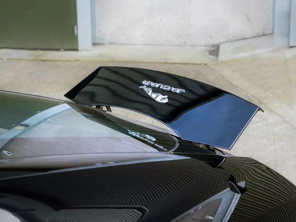 2015-jaguar-f-type-30-v6-coupe-quickshift-big-15