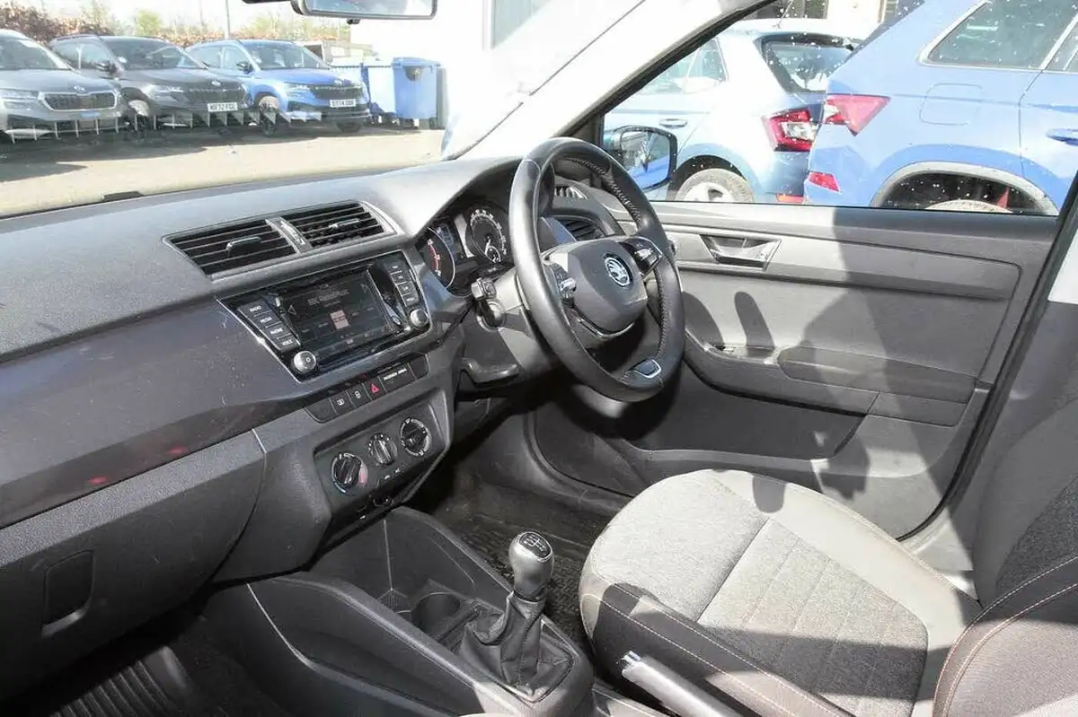 2021-skoda-fabia-10-tsi-se-drive-95ps-hatchback-big-1