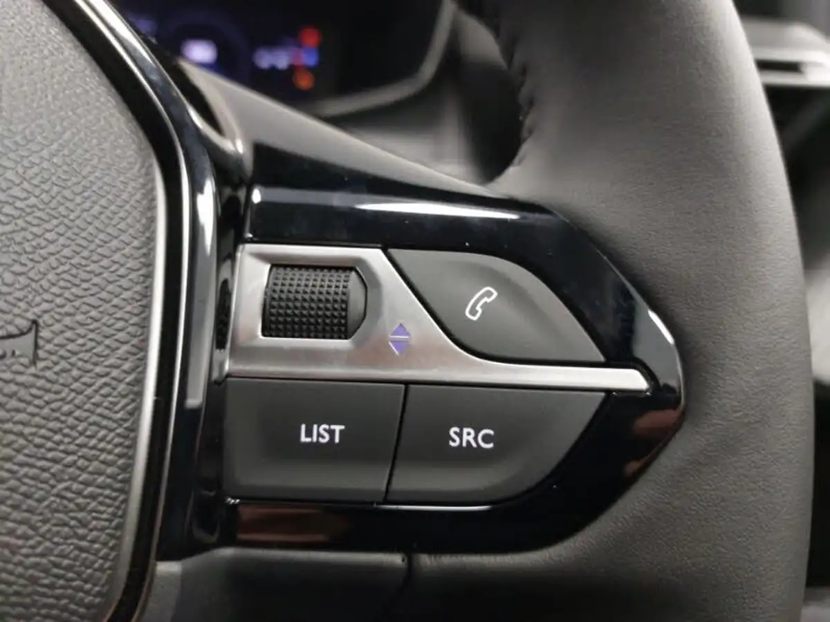 2024-peugeot-208-12-puretech-allure-big-12