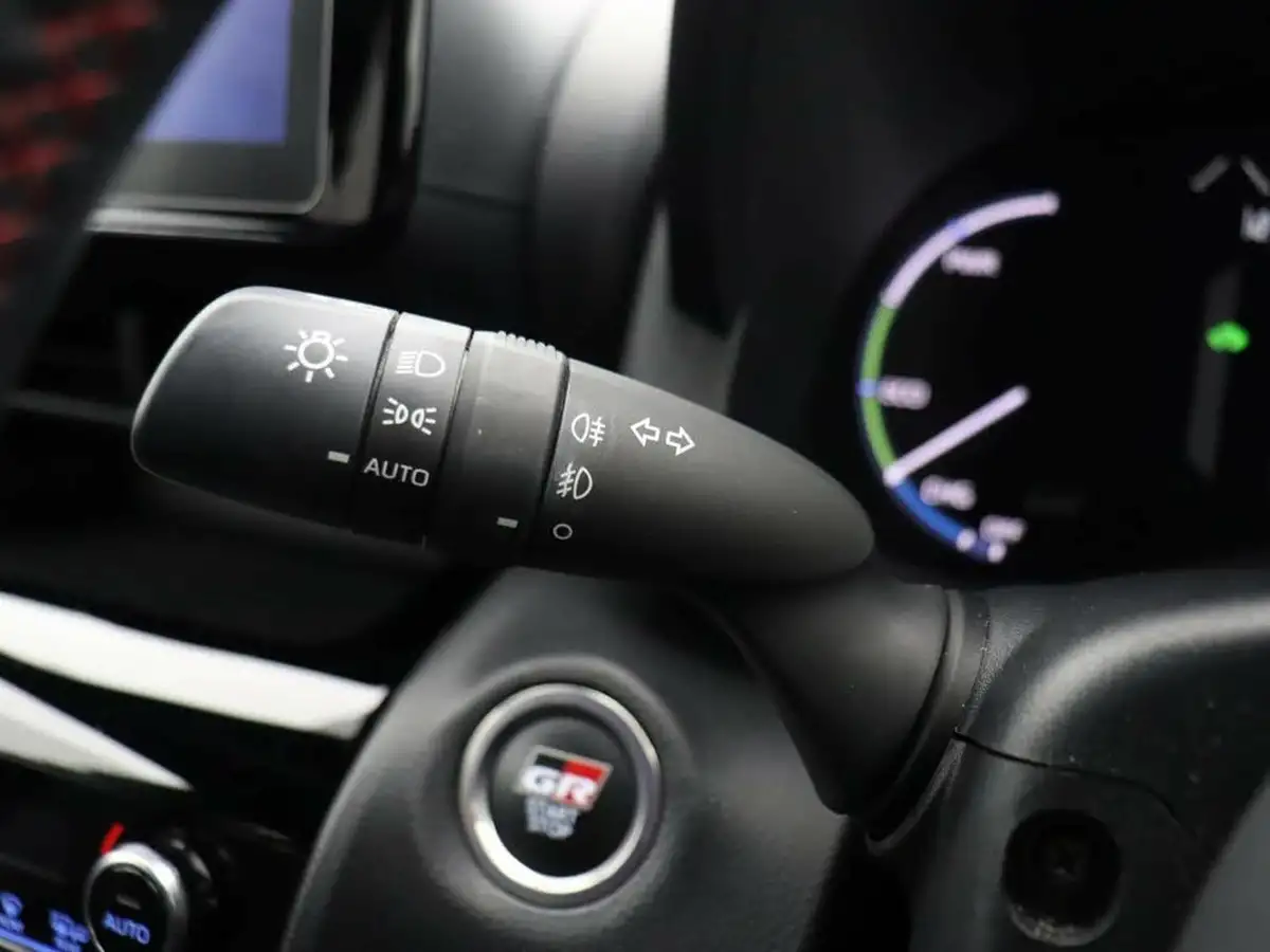 2023-toyota-yaris-cross-15-vvt-i-gr-sport-big-41