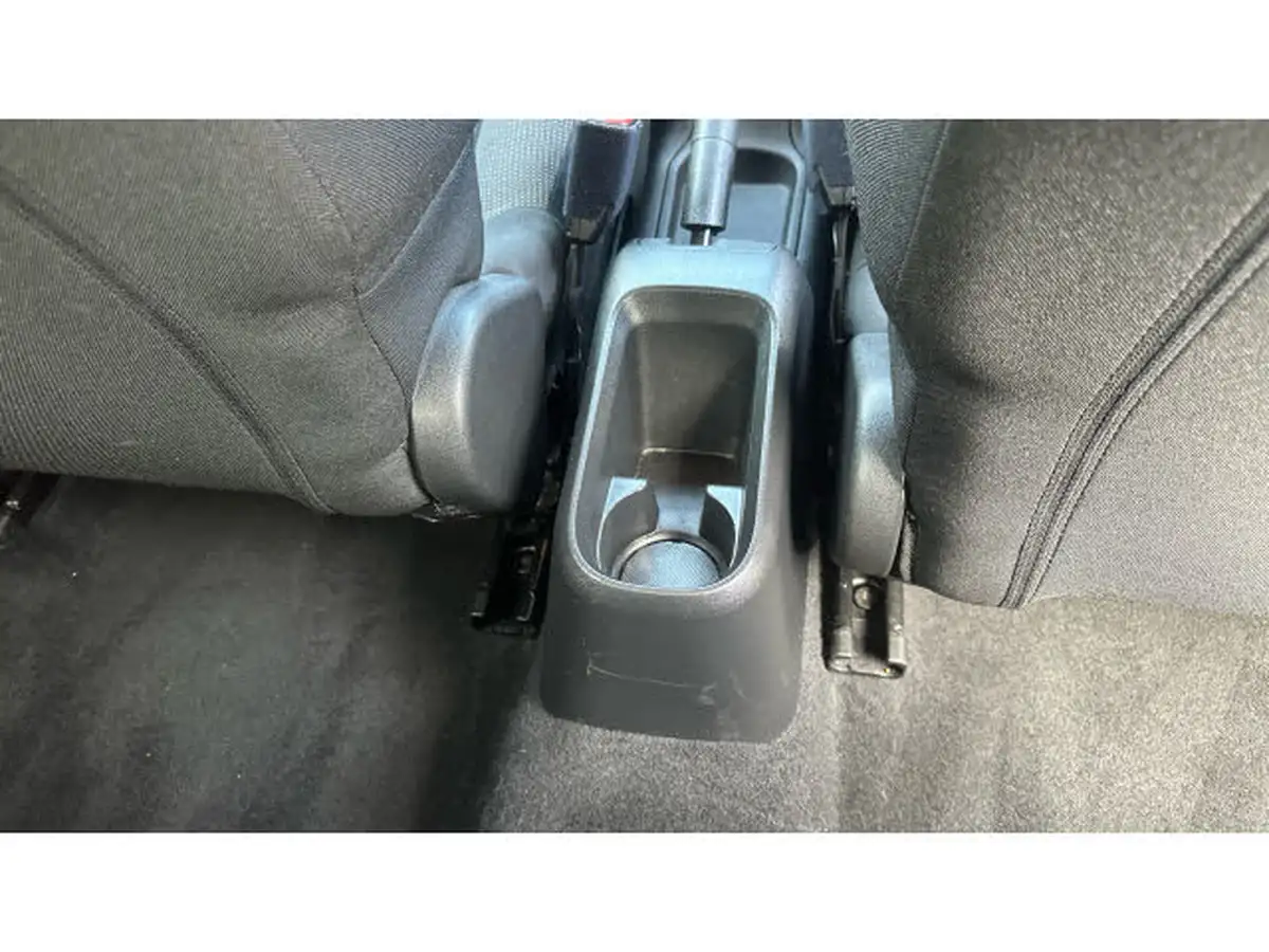 2022-citroen-c3-12-puretech-c-series-edition-83ps-ss-big-21