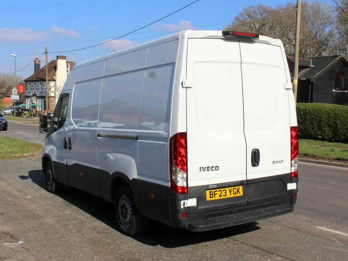 2023-iveco-daily-s-class-23td-35s14v-business-3520mm-h2-136pseu6dt-big-20