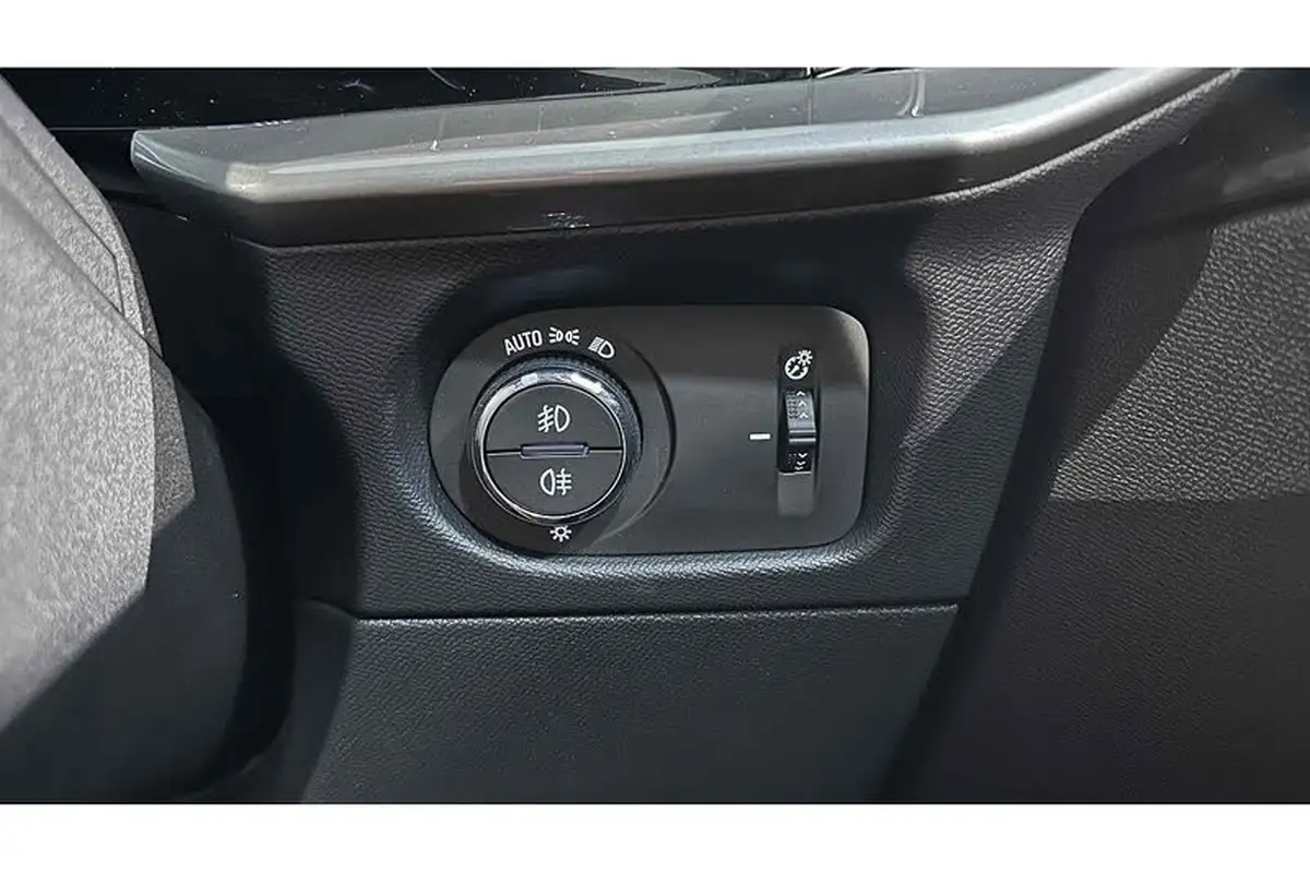 2023-vauxhall-mokka-e-ultimate-big-29