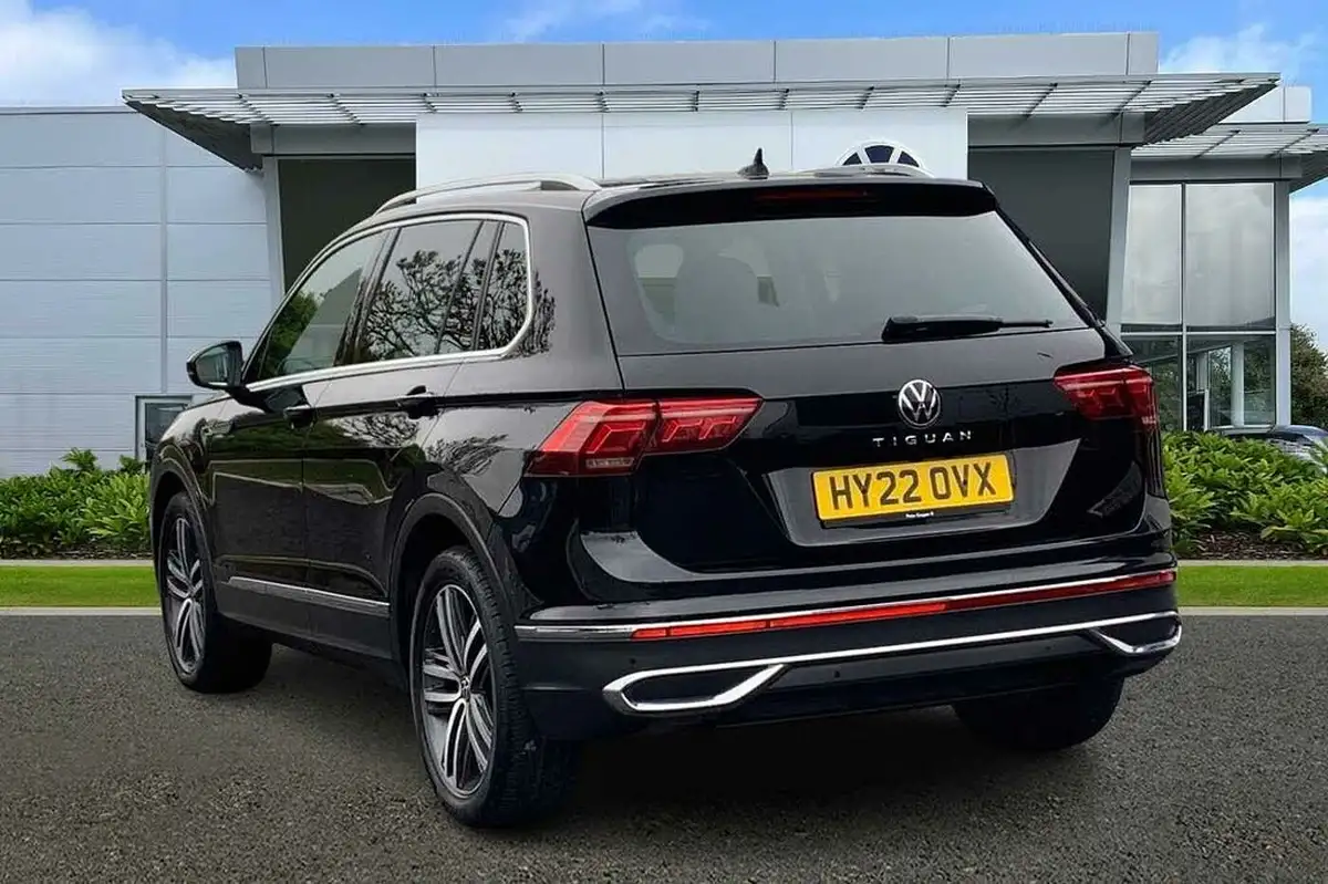 2022-volkswagen-tiguan-15-tsi-elegance-big-2