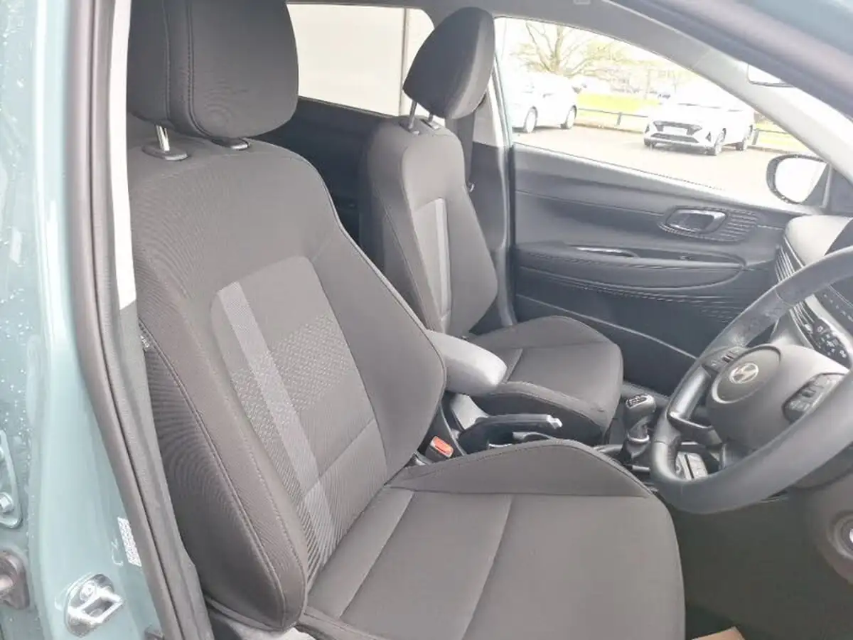 2024-hyundai-i20-10-t-gdi-premium-big-12