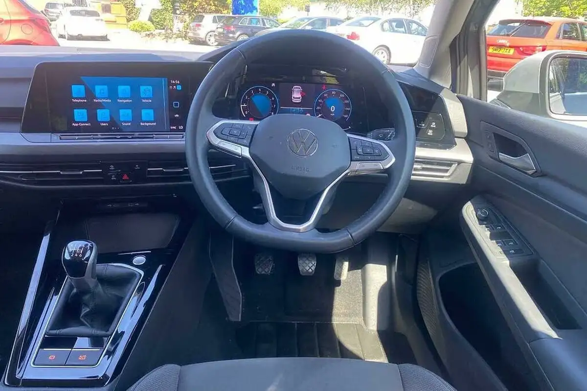 2023-volkswagen-golf-15-tsi-style-edition-130ps-big-12