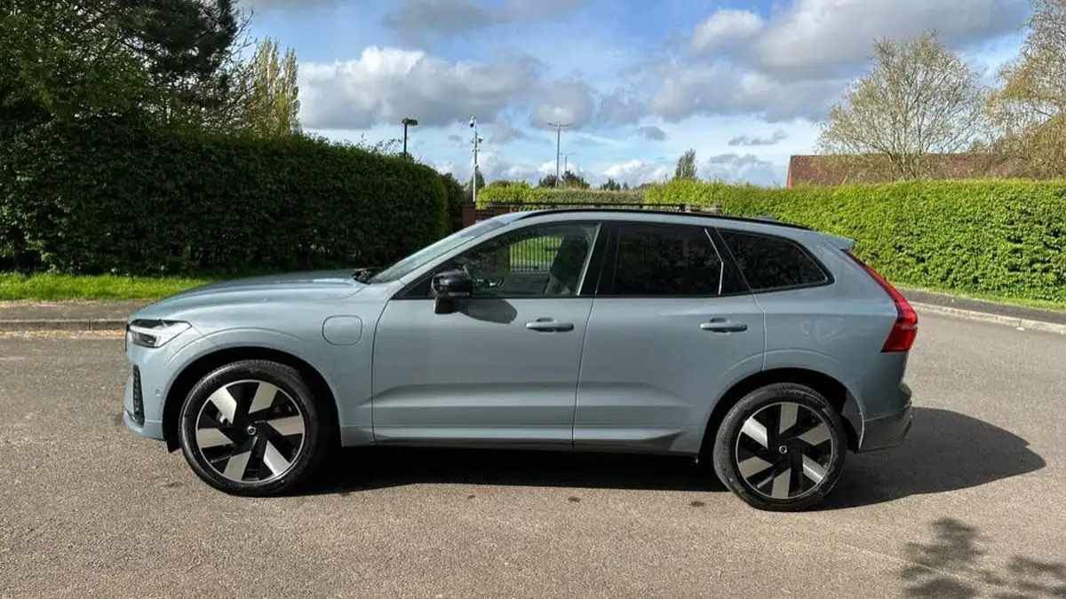 2024-volvo-xc60-20-b5-plus-big-7