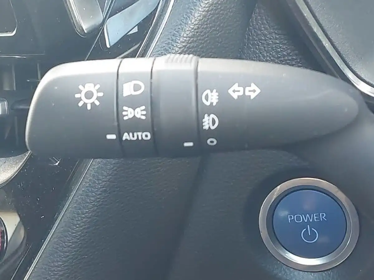 2022-toyota-corolla-20-vvt-i-icon-tech-hatchback-big-16