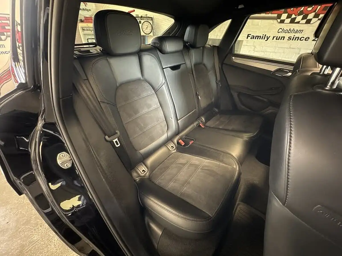 2018-porsche-macan-30-gts-big-15
