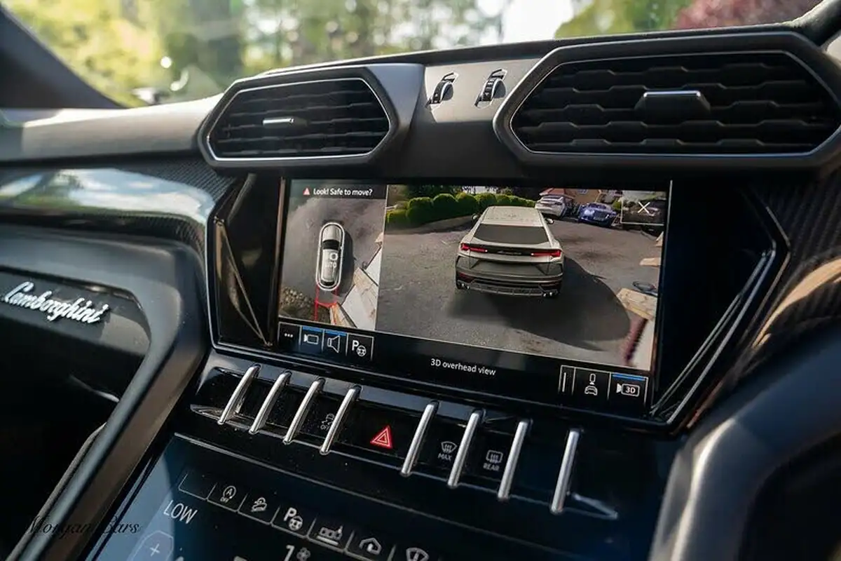 2021-lamborghini-urus-40-no-trim-big-48